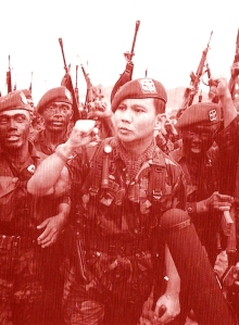 LETNAN JENDERAL PRABOWO SUBIANTO. "Di antara ‘beban’ sejarah yang tak mudah dilepas dari pundak Prabowo Subianto, adalah kasus penculikan dan penghilangan aktivis kritis di masa kekuasaan mertuanya, Jenderal Soeharto. Peristiwa itu, sejauh ini masih separuh jelas separuh gelap. Kenyataannya, masih terdapat sejumlah orang yang dianggap diculik atas perintah Jenderal Prabowo Subianto, hingga kini belum jelas keberadaannya. Kemungkinan besar sudah tewas, namun tak pernah ditemukan jasadnya... Namun, ‘beban’ sejarah yang paling berat, tentu adalah ‘percobaan kudeta’ yang sempat akan dilakukannya terhadap Presiden BJ Habibie masih di hari pertama setelah dilantik sebagai Presiden, 22 Mei 1998." (Sumber foto, Tempo)